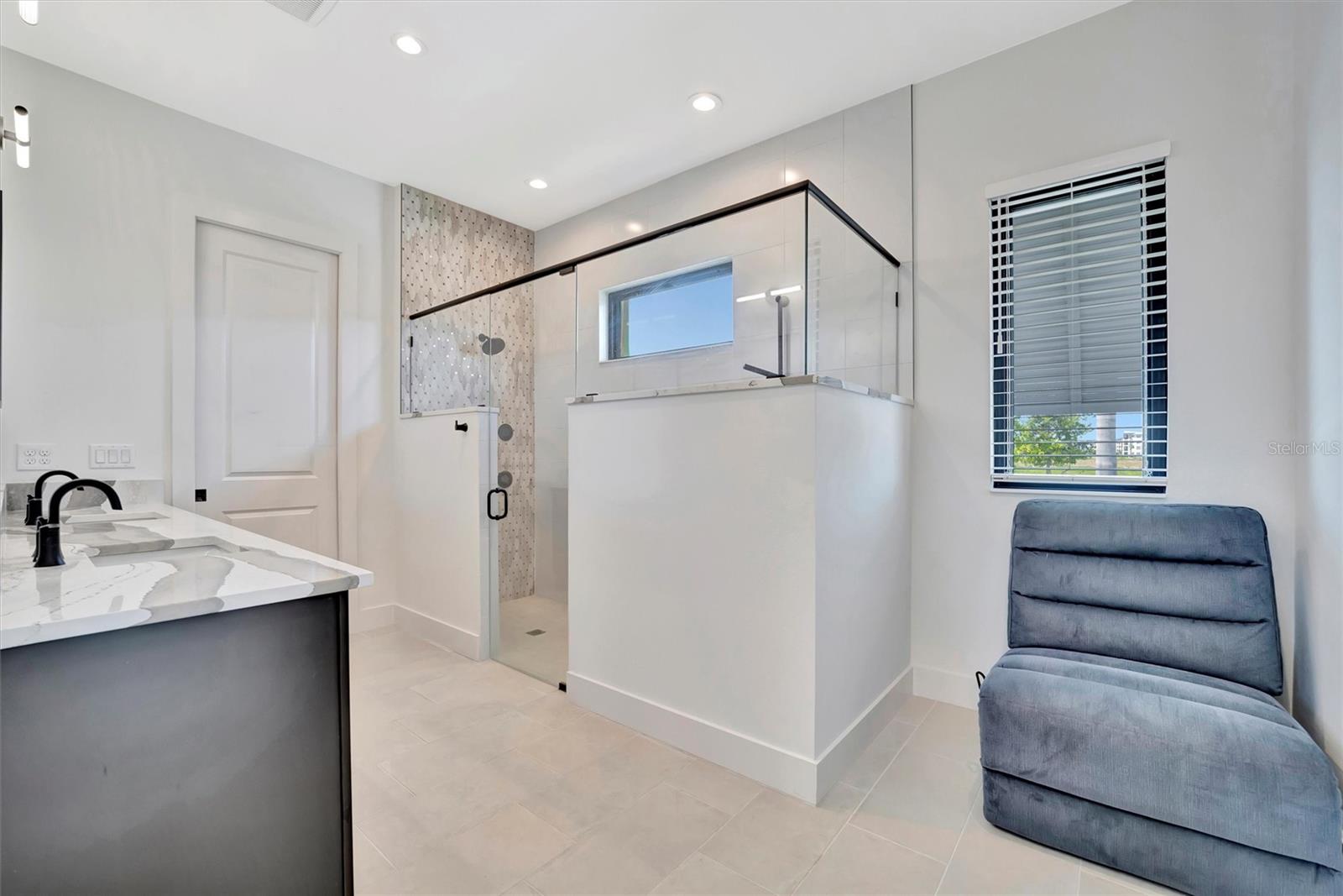 Image 35 of 61 For 5939 Redbay Boulevard
