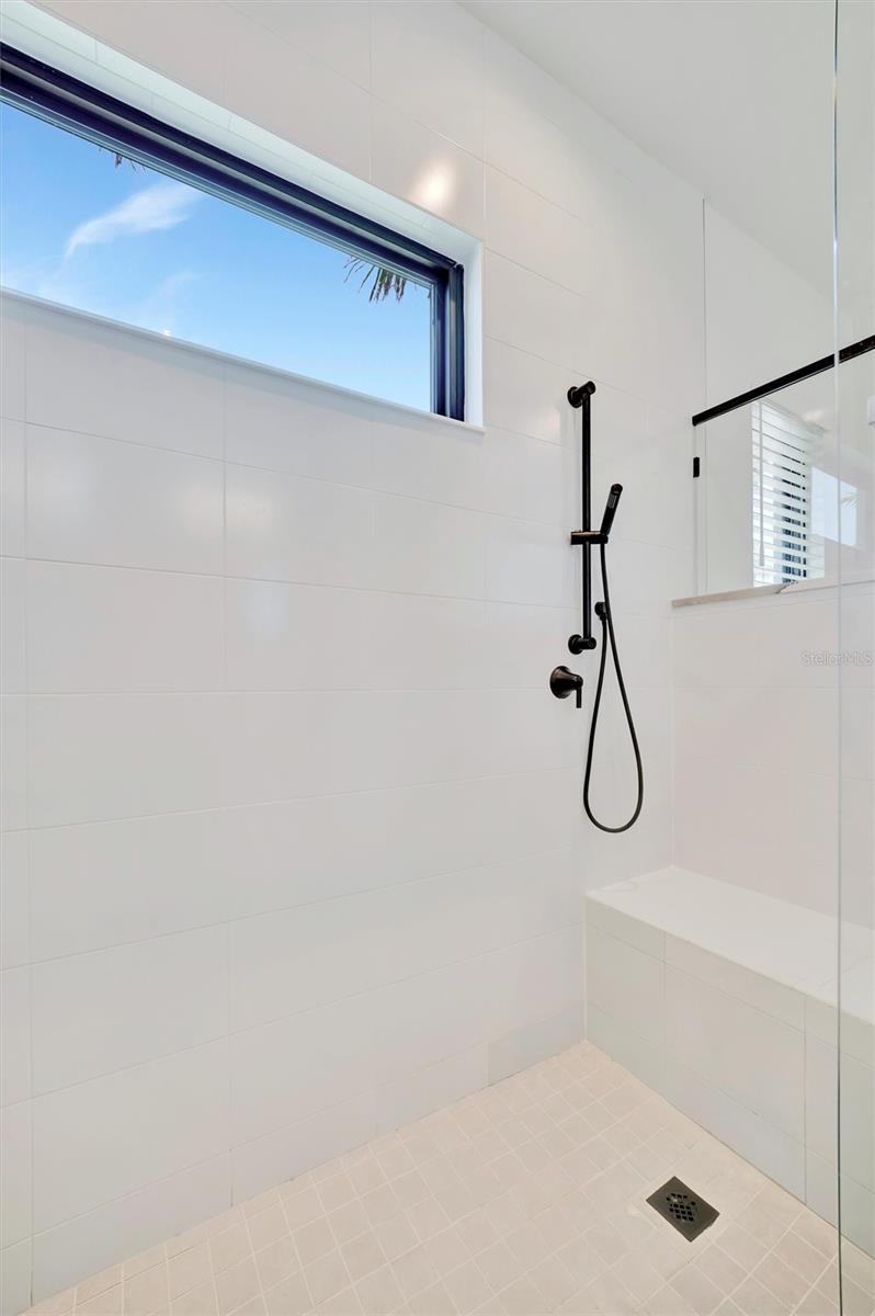 Image 38 of 61 For 5939 Redbay Boulevard