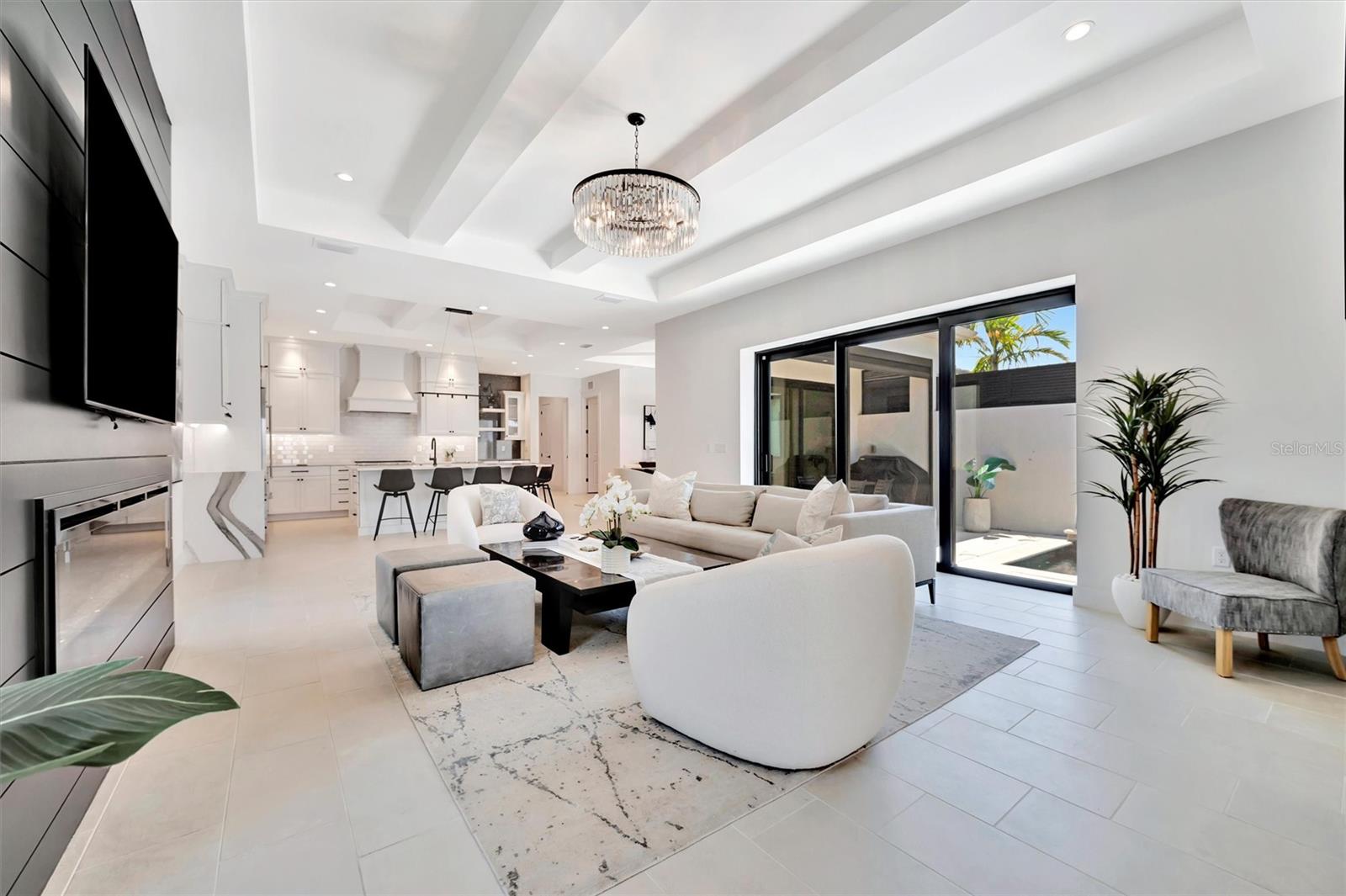 Image 5 of 61 For 5939 Redbay Boulevard