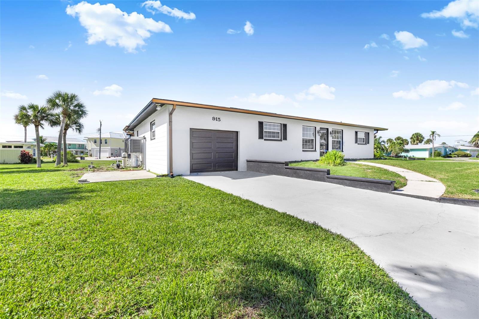 Image 12 of 32 For 915 Suncrest Lane