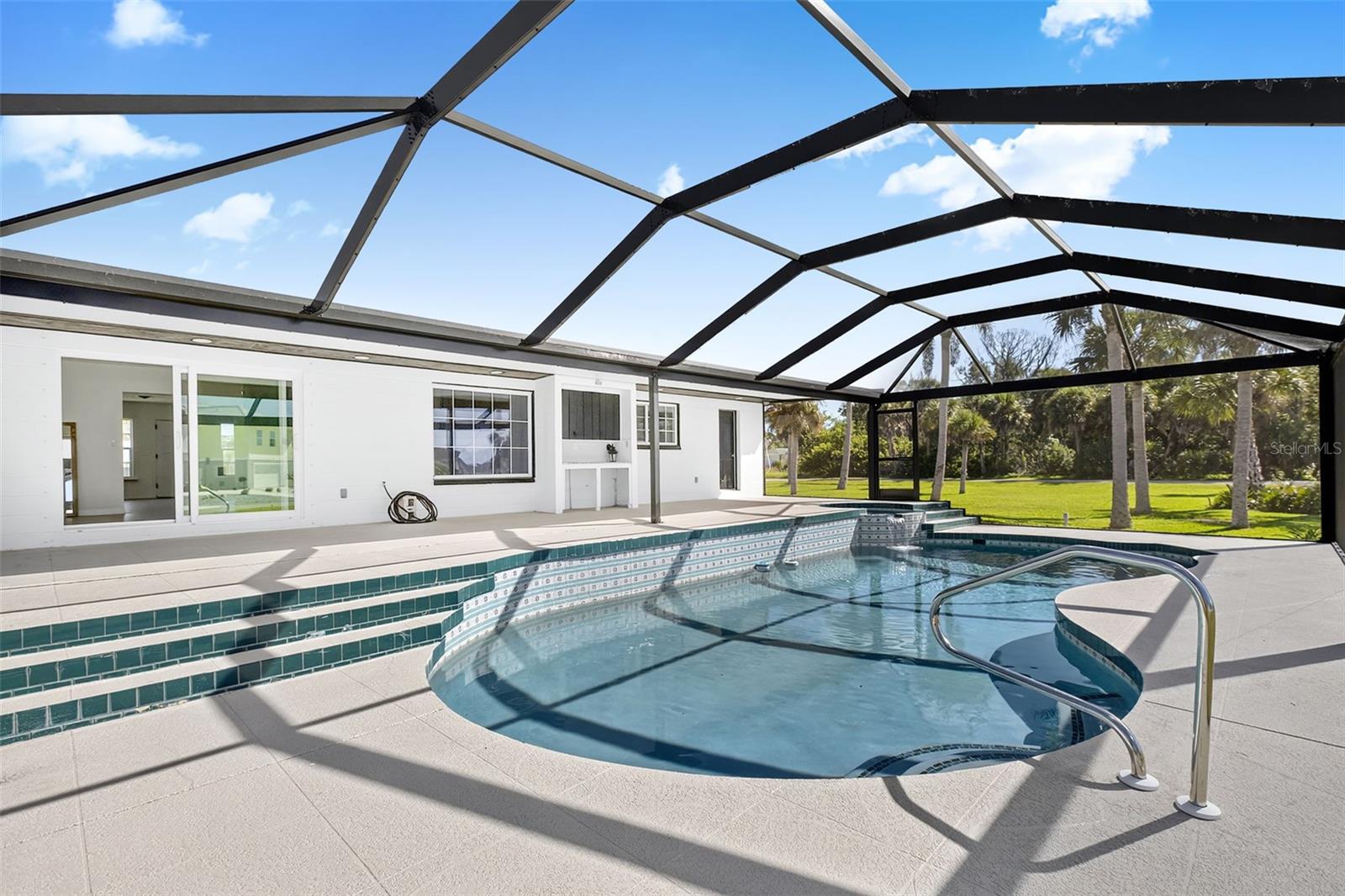 Image 15 of 32 For 915 Suncrest Lane