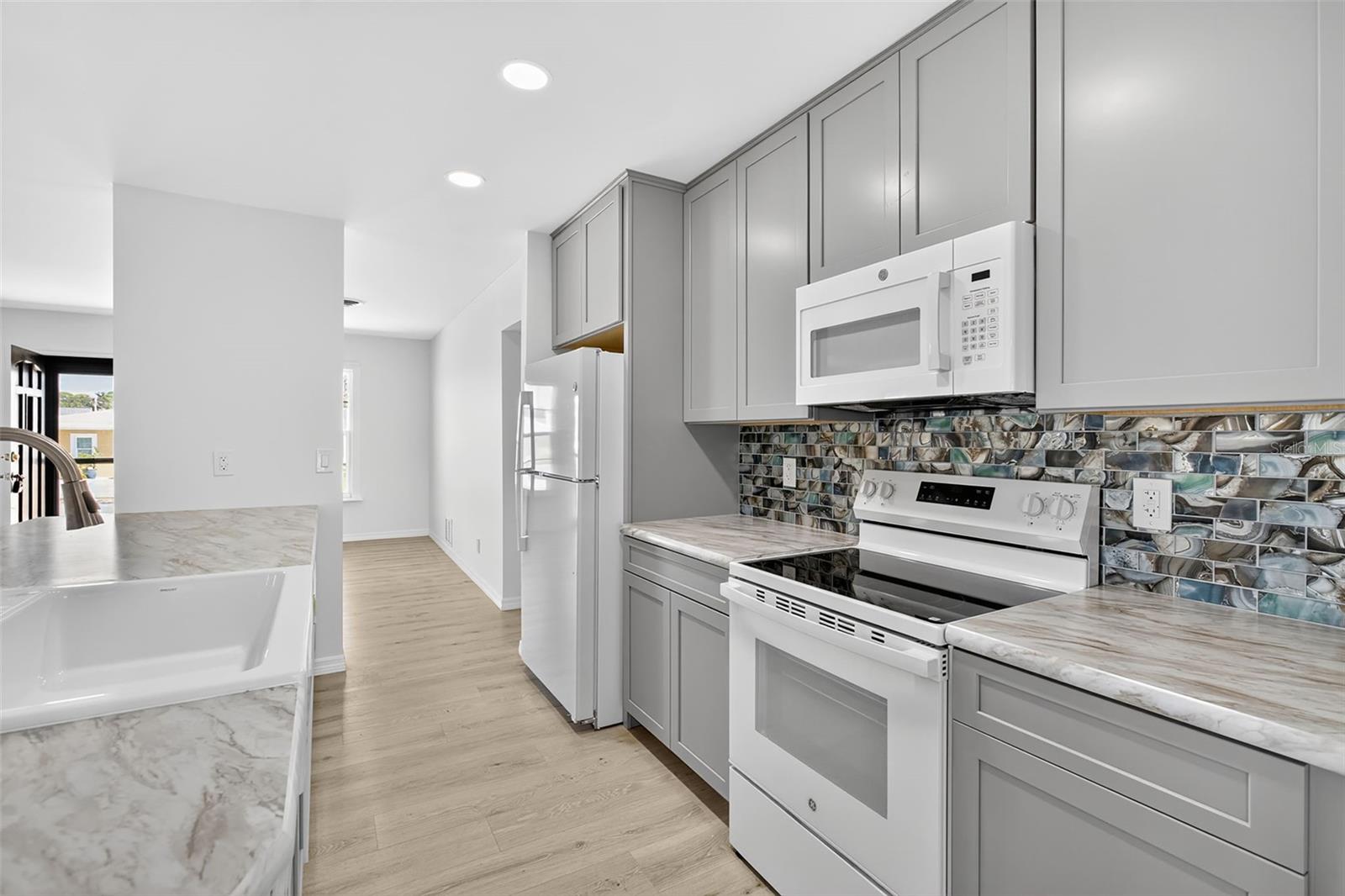 Image 19 of 32 For 915 Suncrest Lane