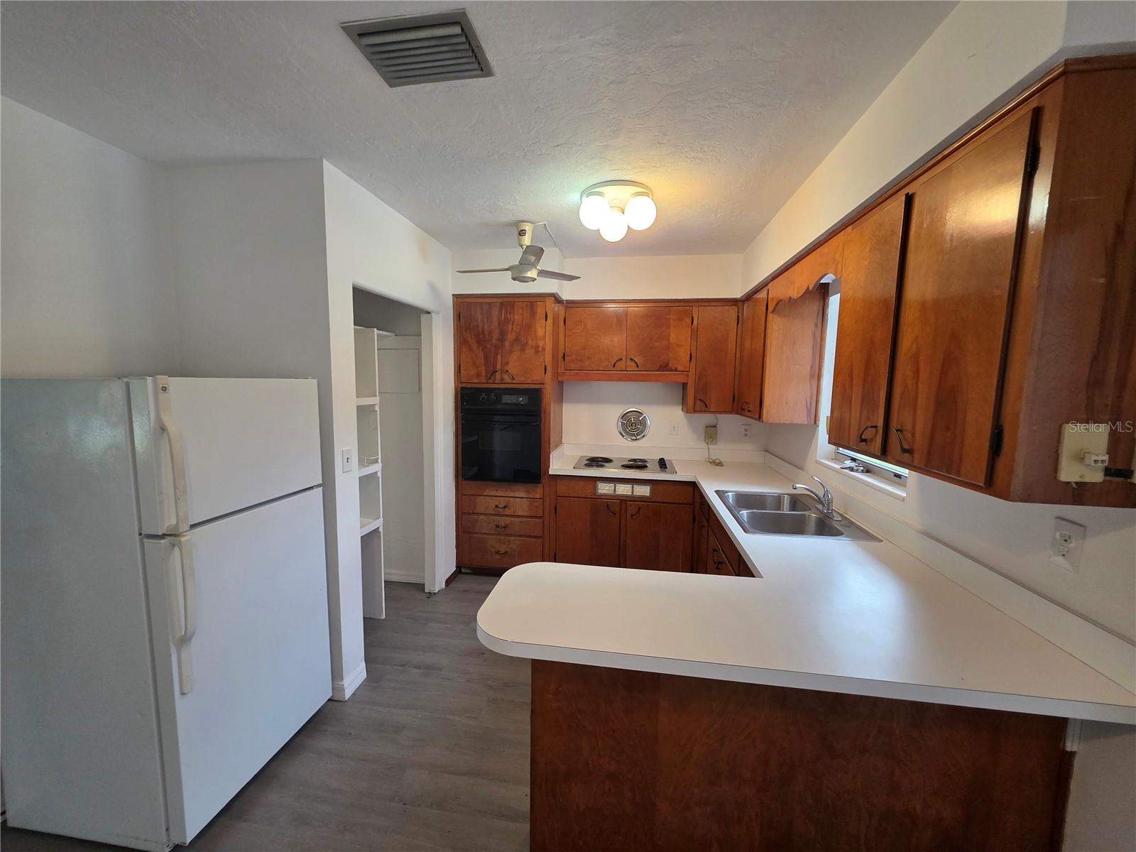 Image 8 of 26 For 4461 Maceachen Boulevard