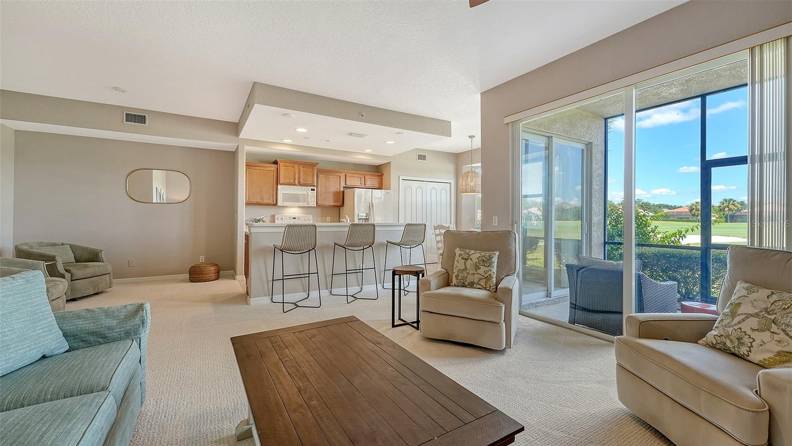 Image 14 of 86 For 811 Fairwaycove Lane 107