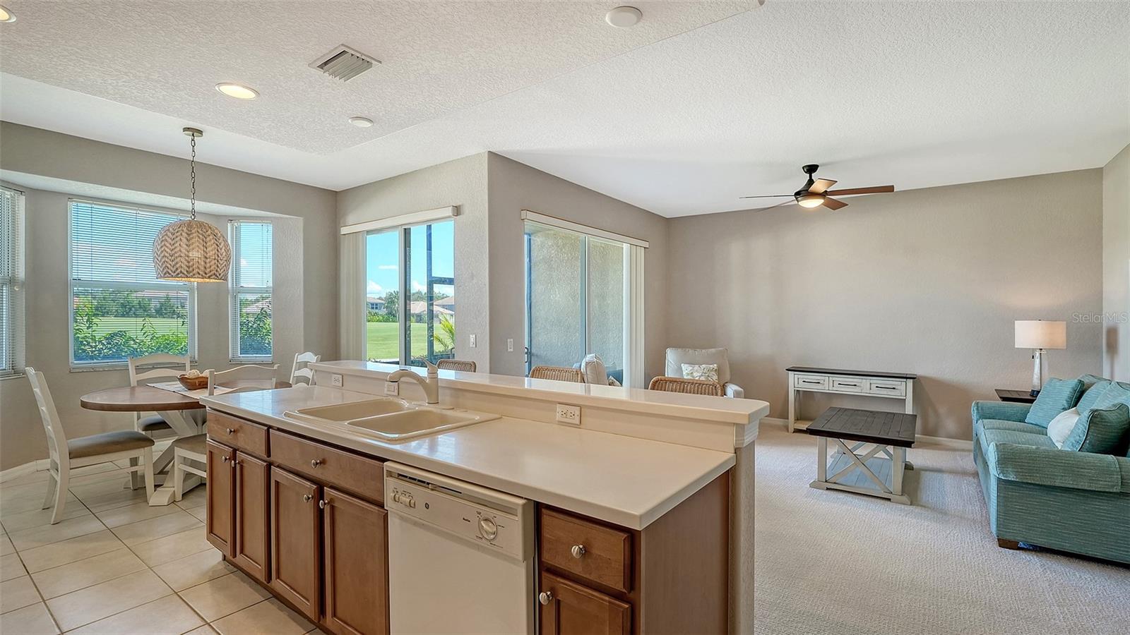 Image 22 of 86 For 811 Fairwaycove Lane 107