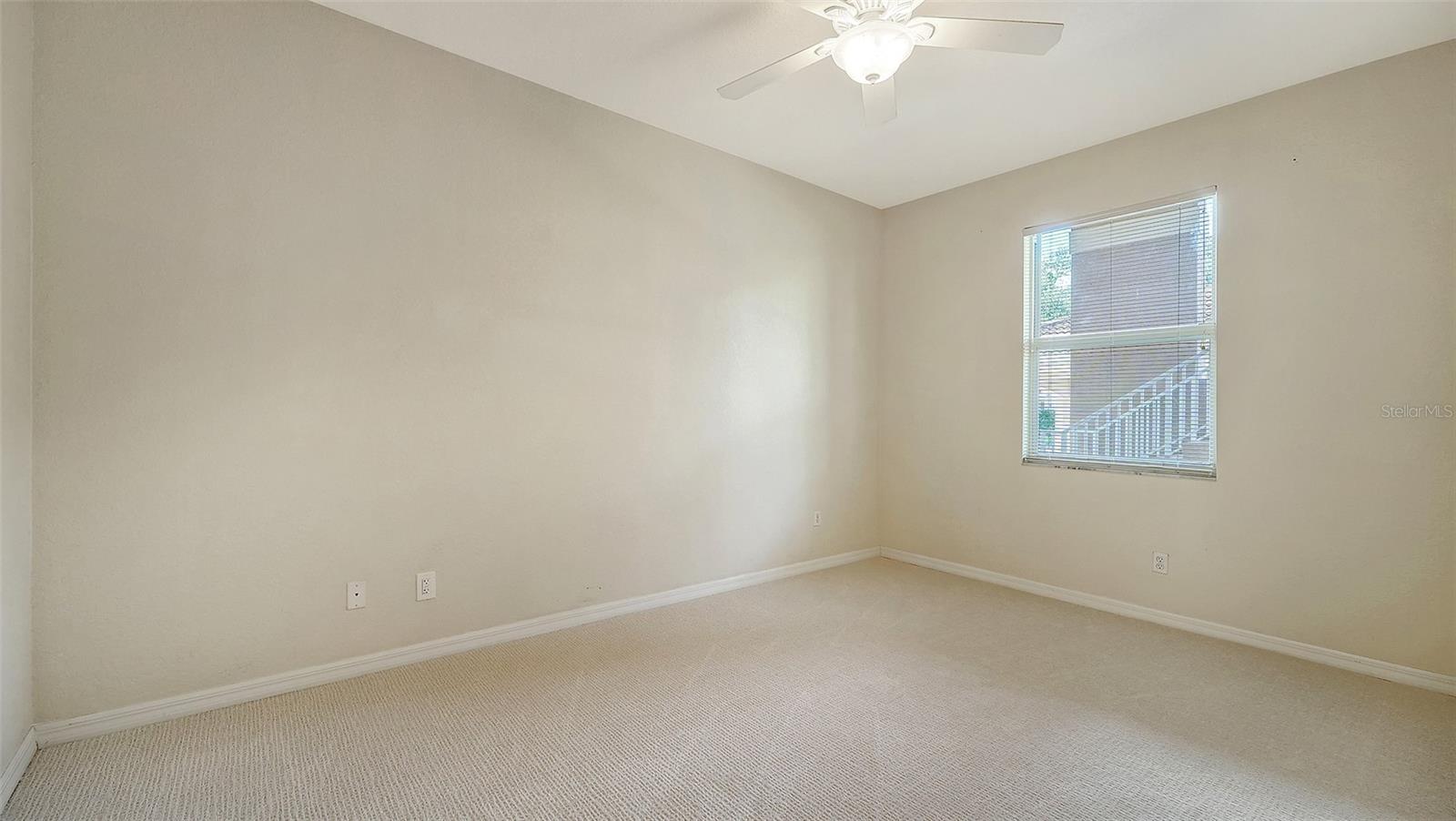 Image 28 of 86 For 811 Fairwaycove Lane 107
