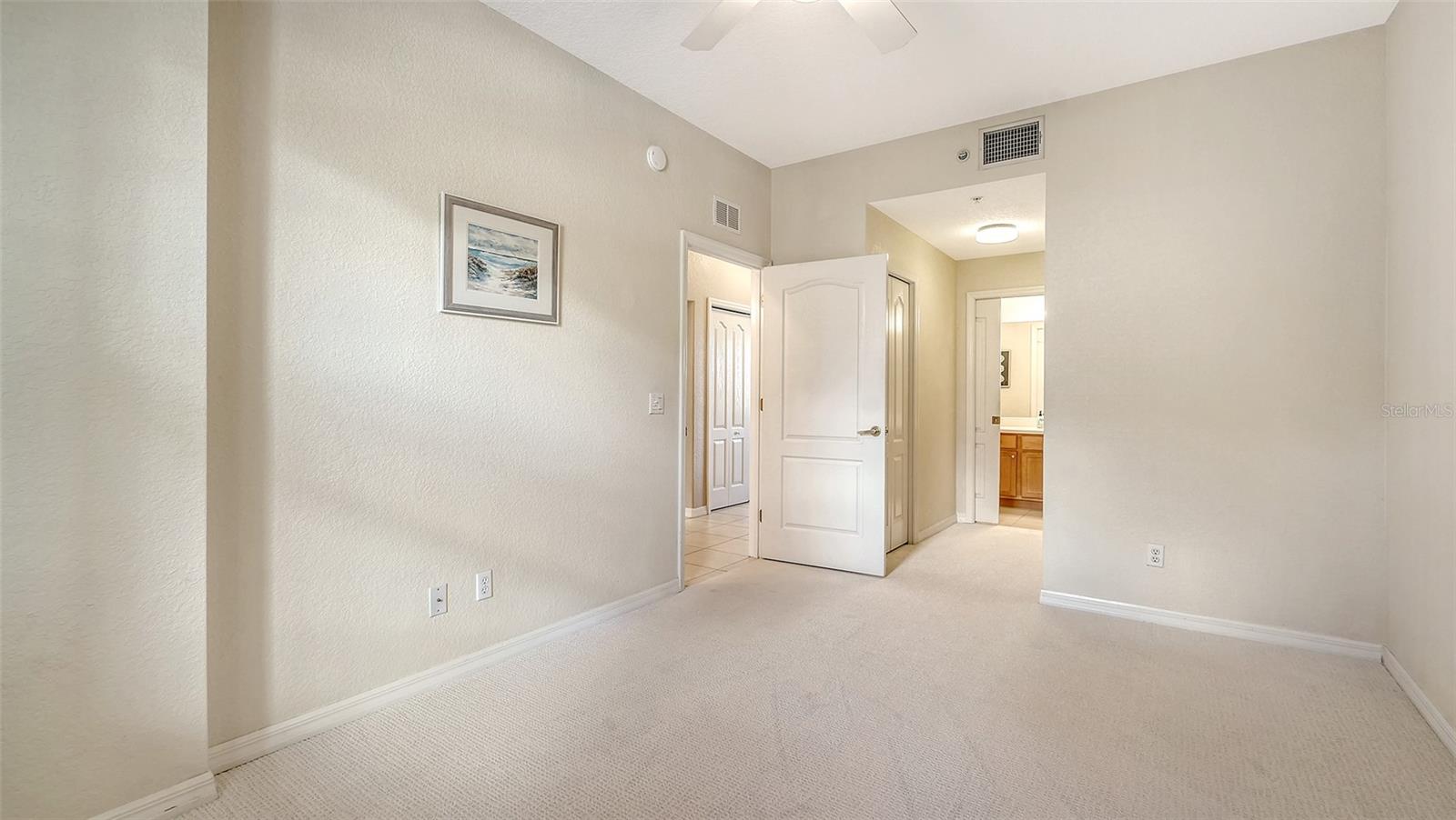 Image 30 of 86 For 811 Fairwaycove Lane 107