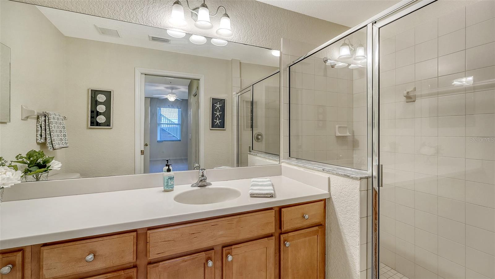 Image 33 of 86 For 811 Fairwaycove Lane 107