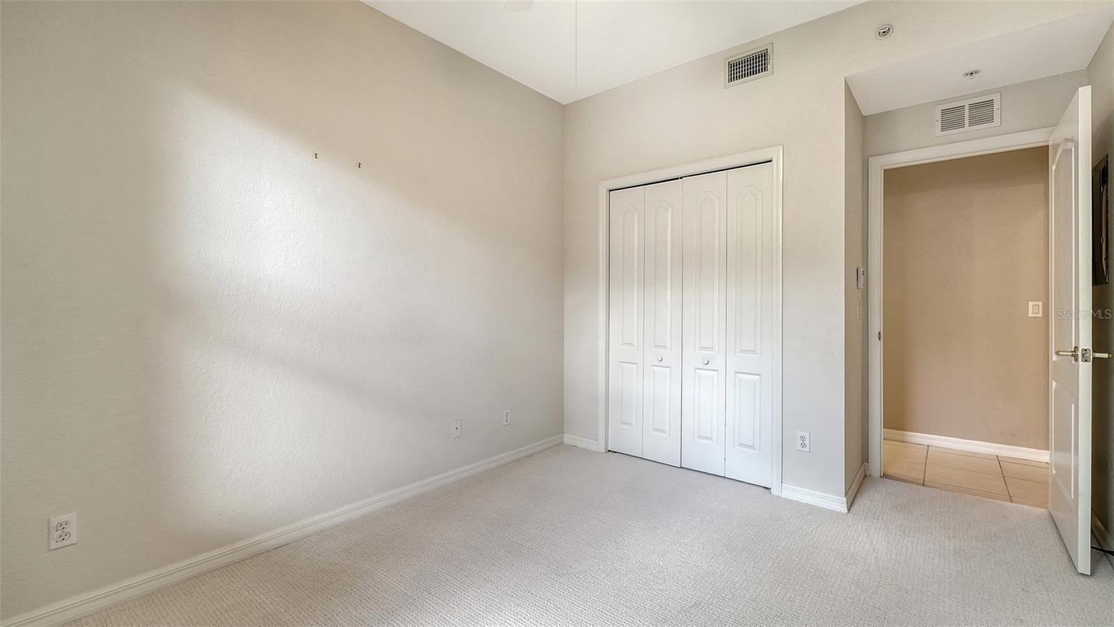 Image 36 of 86 For 811 Fairwaycove Lane 107