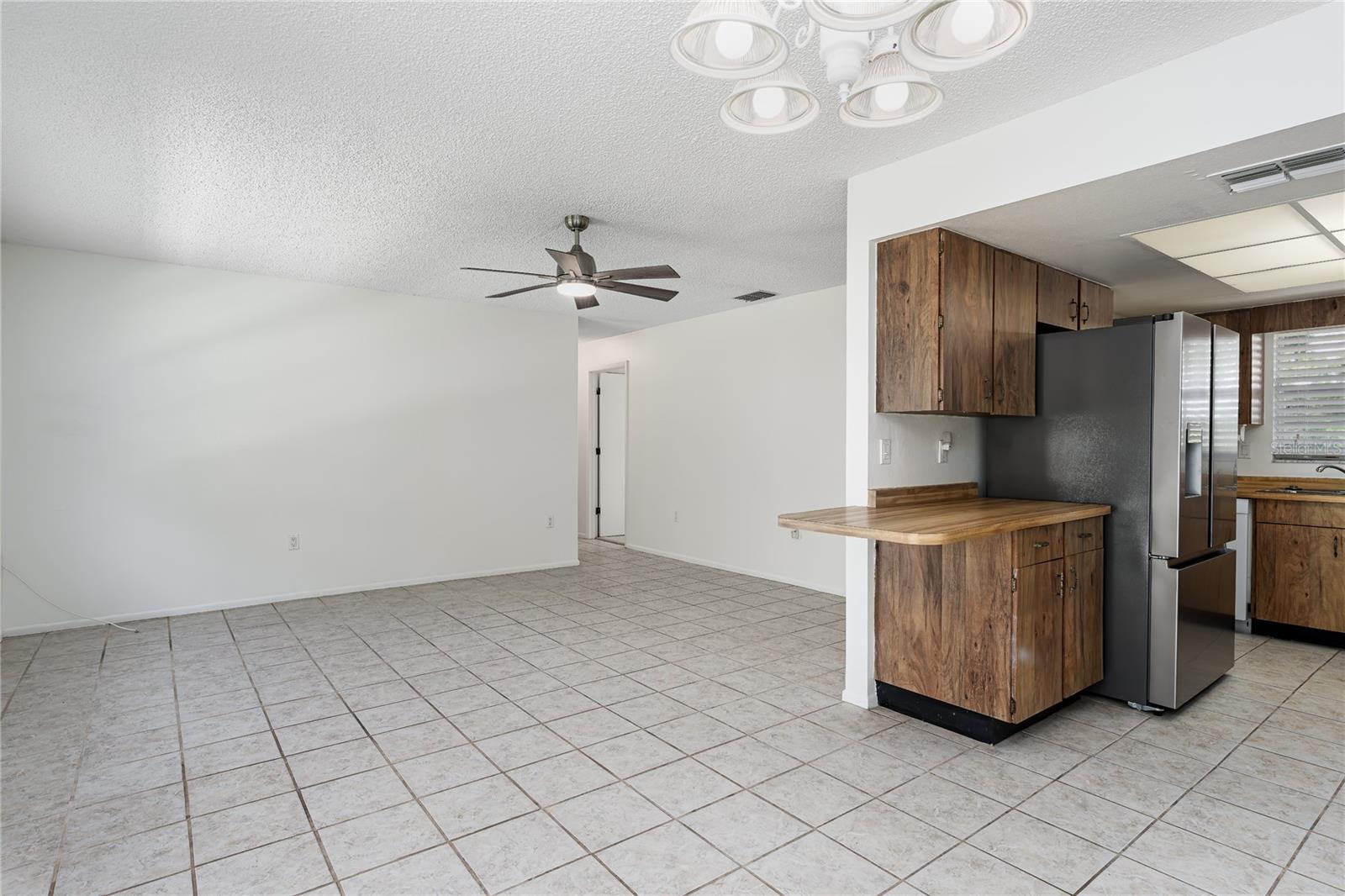 Image 7 of 23 For 1215 20th Avenue W