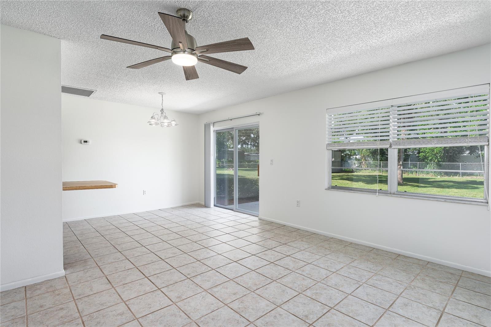 Image 8 of 23 For 1215 20th Avenue W