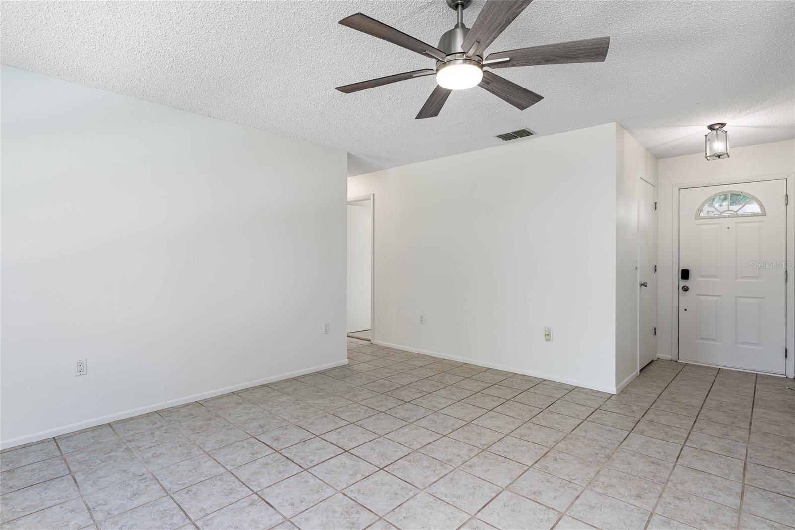 Image 9 of 23 For 1215 20th Avenue W