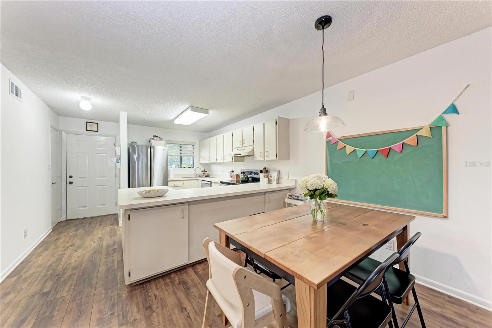 Image 11 of 29 For 6033 34th Street W 122