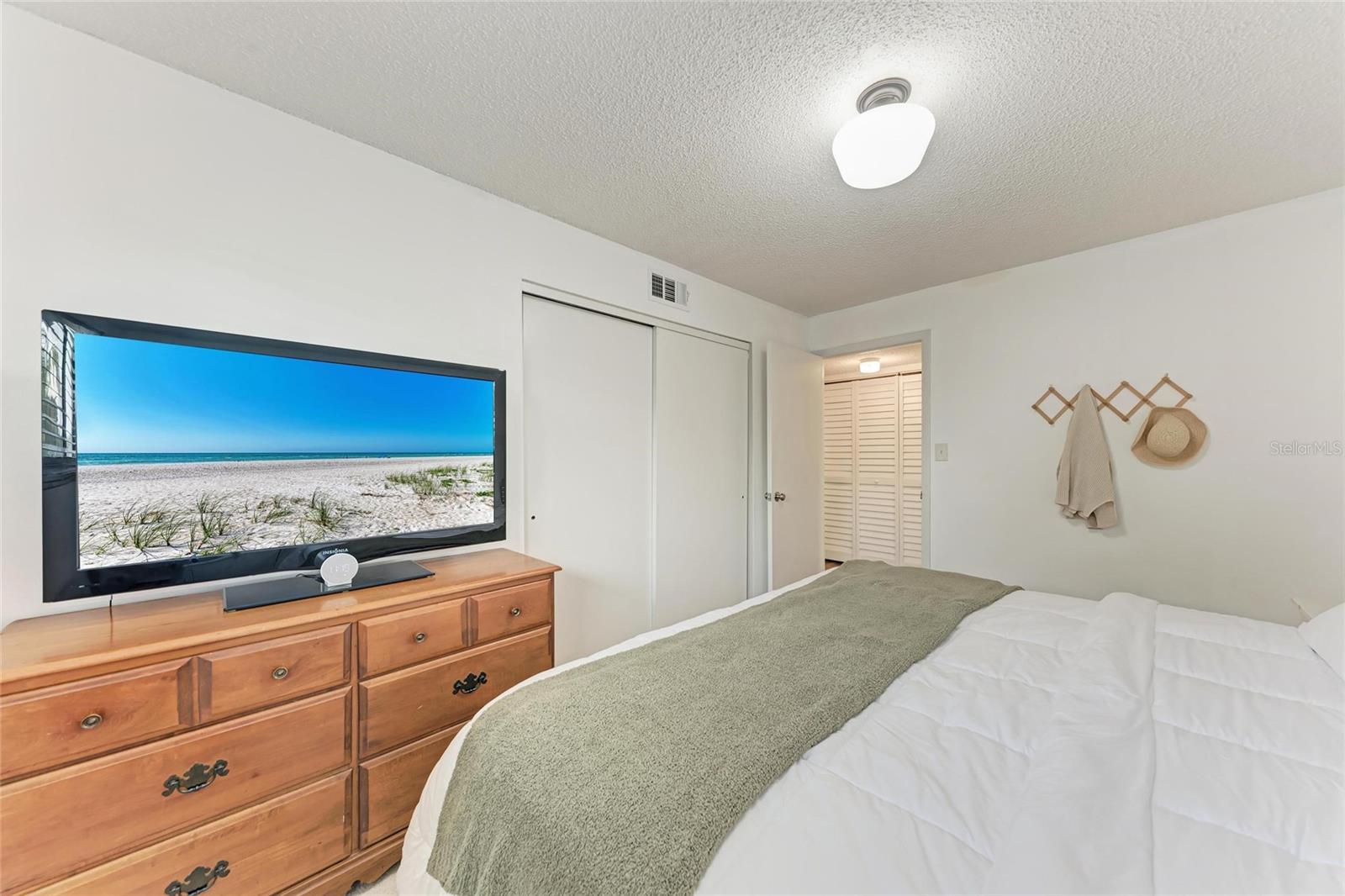 Image 14 of 29 For 6033 34th Street W 122