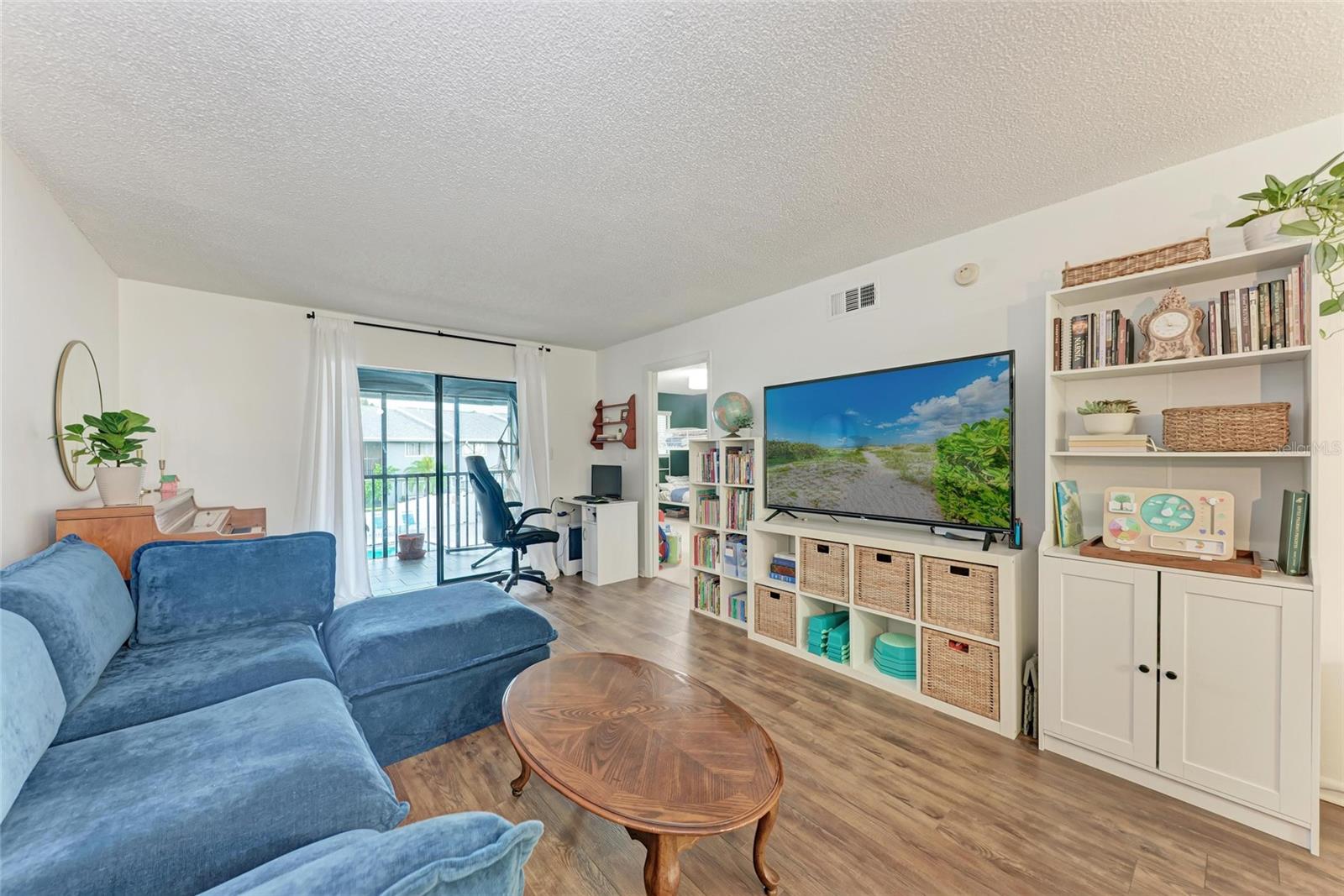 Image 4 of 29 For 6033 34th Street W 122
