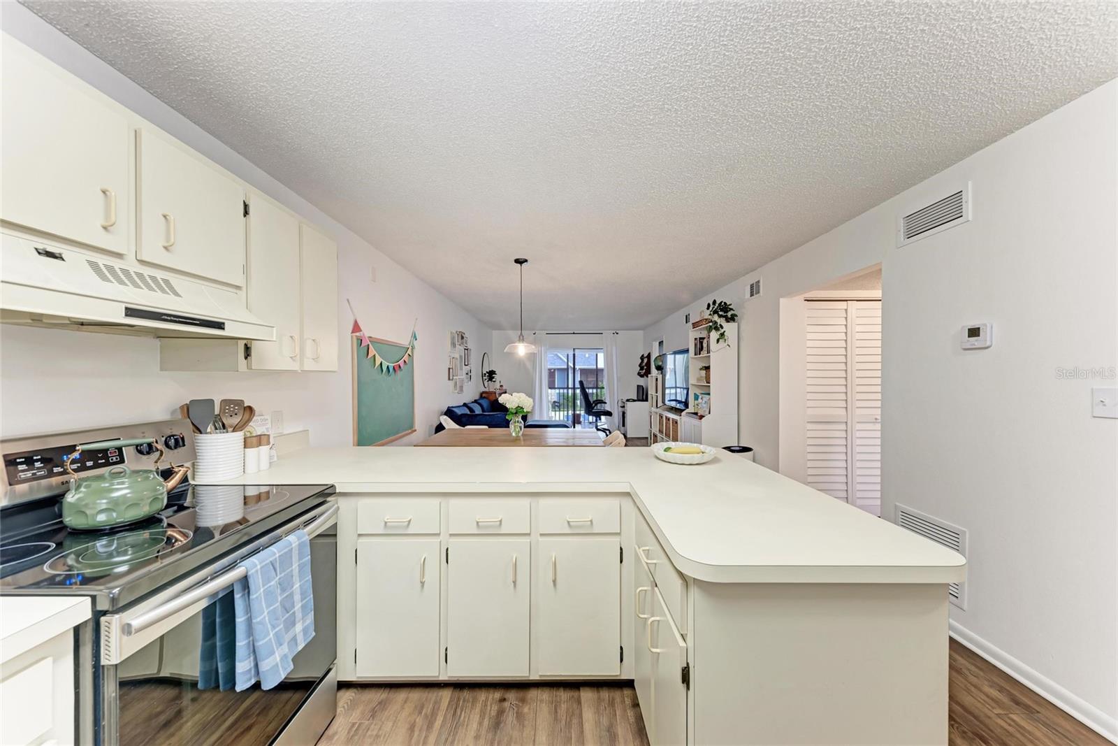 Image 5 of 29 For 6033 34th Street W 122