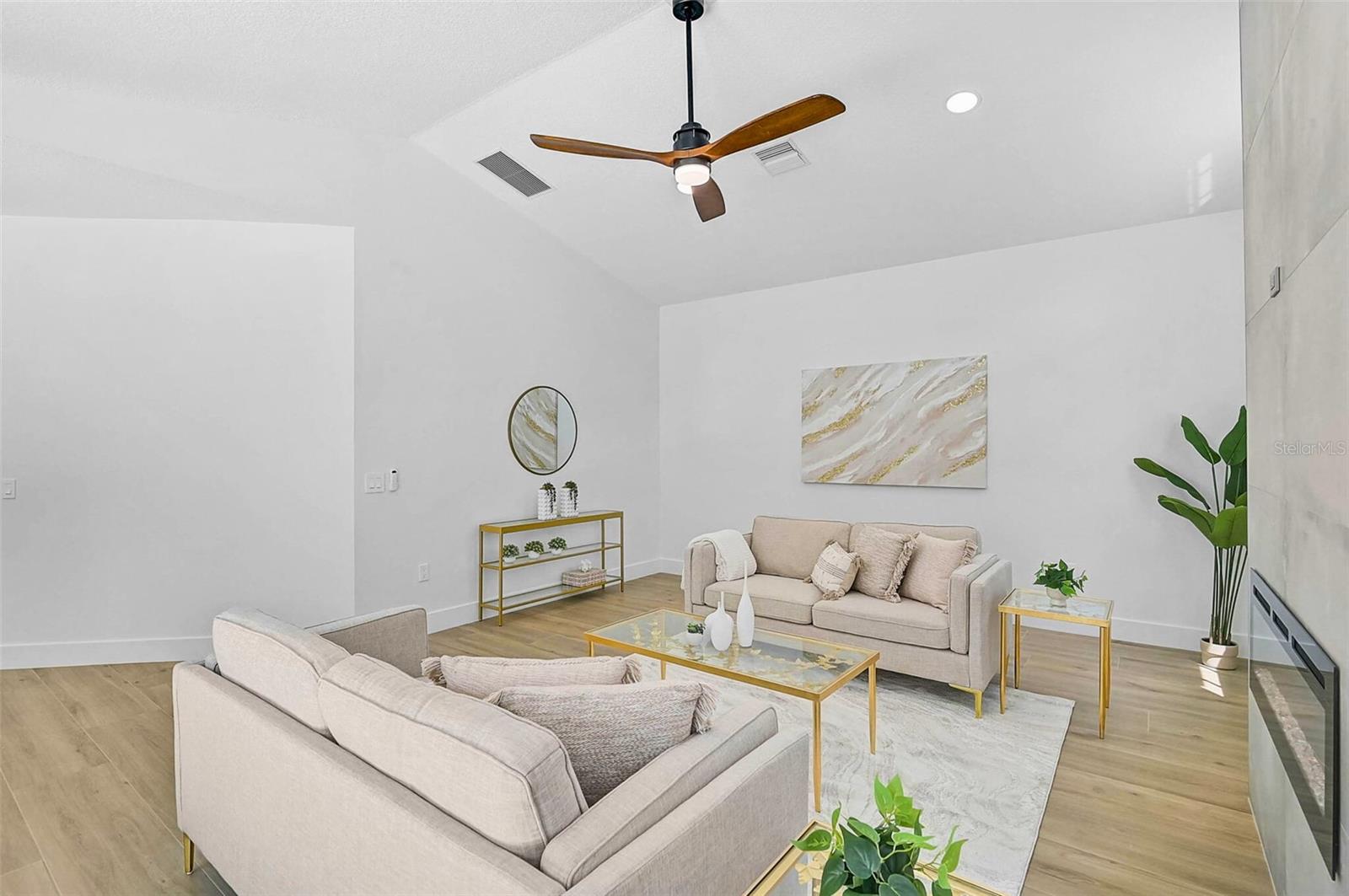 Image 22 of 63 For 2072 Tocobaga Lane