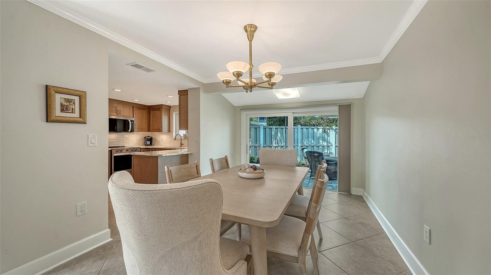 Image 16 of 73 For 204 Hourglass Way V9