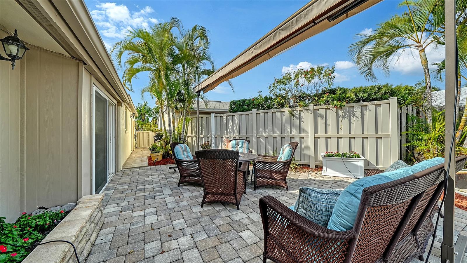 Image 22 of 73 For 204 Hourglass Way V9