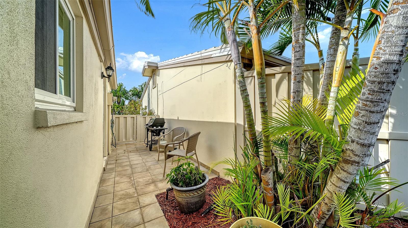 Image 24 of 73 For 204 Hourglass Way V9