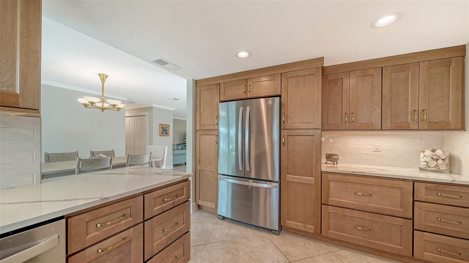 Image 28 of 73 For 204 Hourglass Way V9