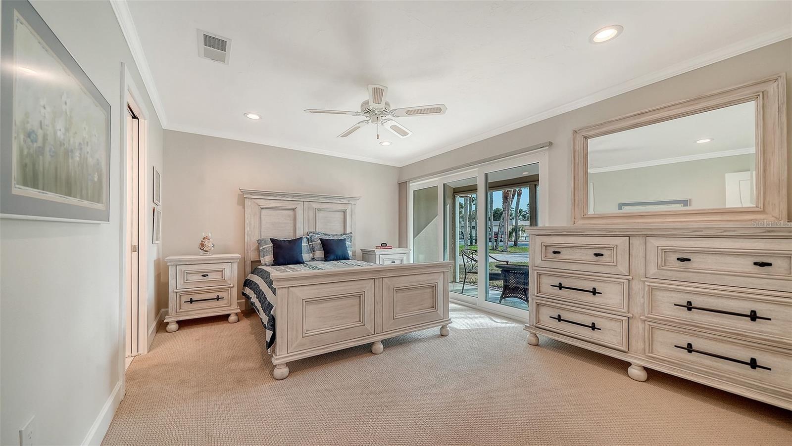 Image 30 of 73 For 204 Hourglass Way V9