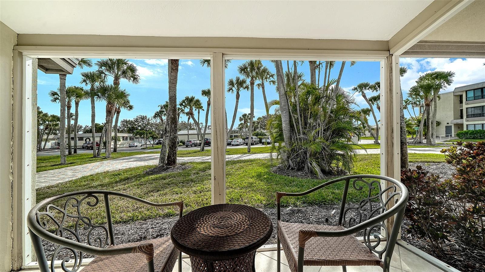 Image 31 of 73 For 204 Hourglass Way V9