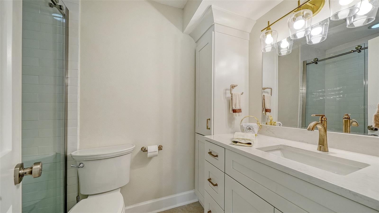 Image 38 of 73 For 204 Hourglass Way V9