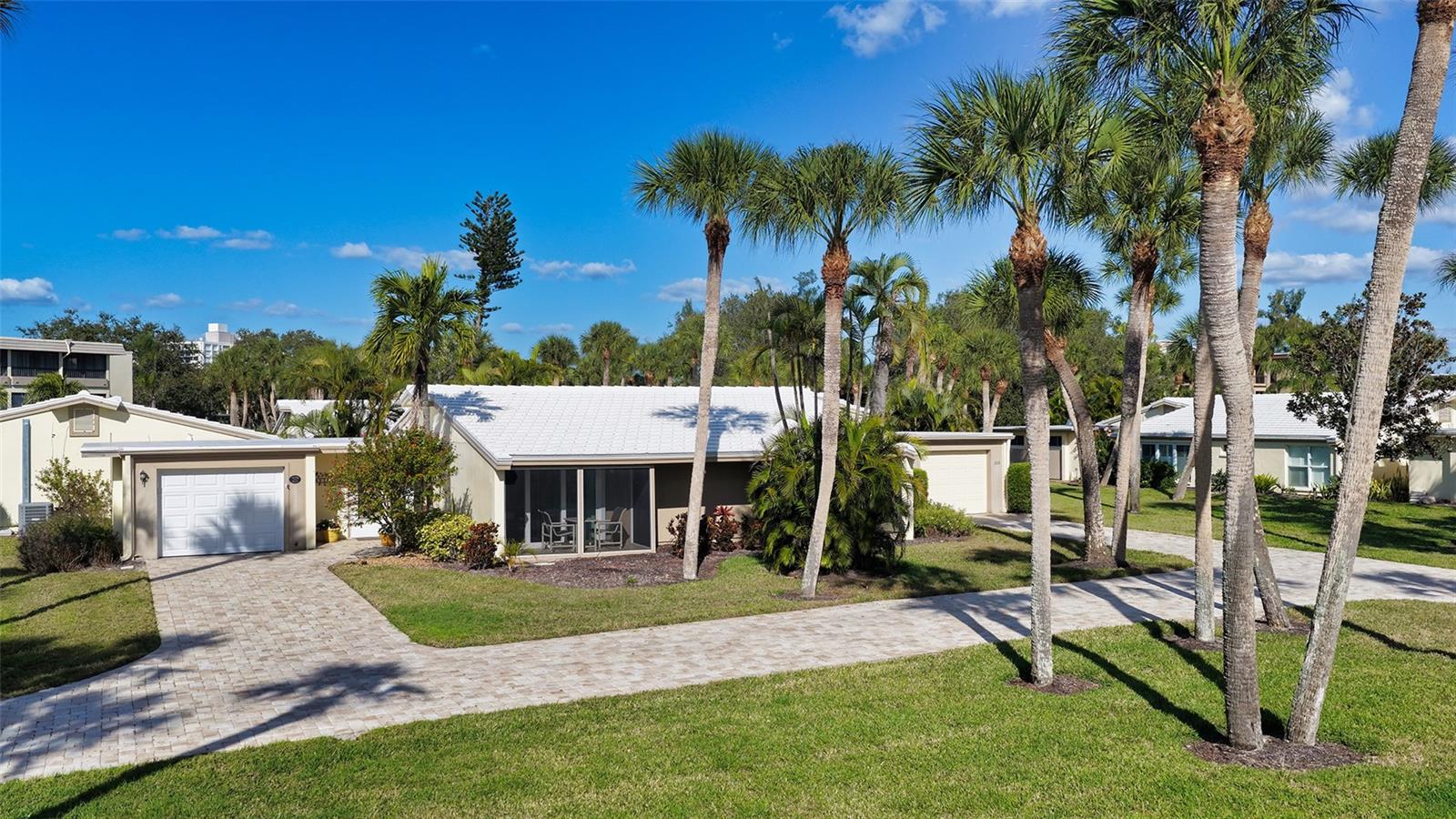 Image 4 of 73 For 204 Hourglass Way V9