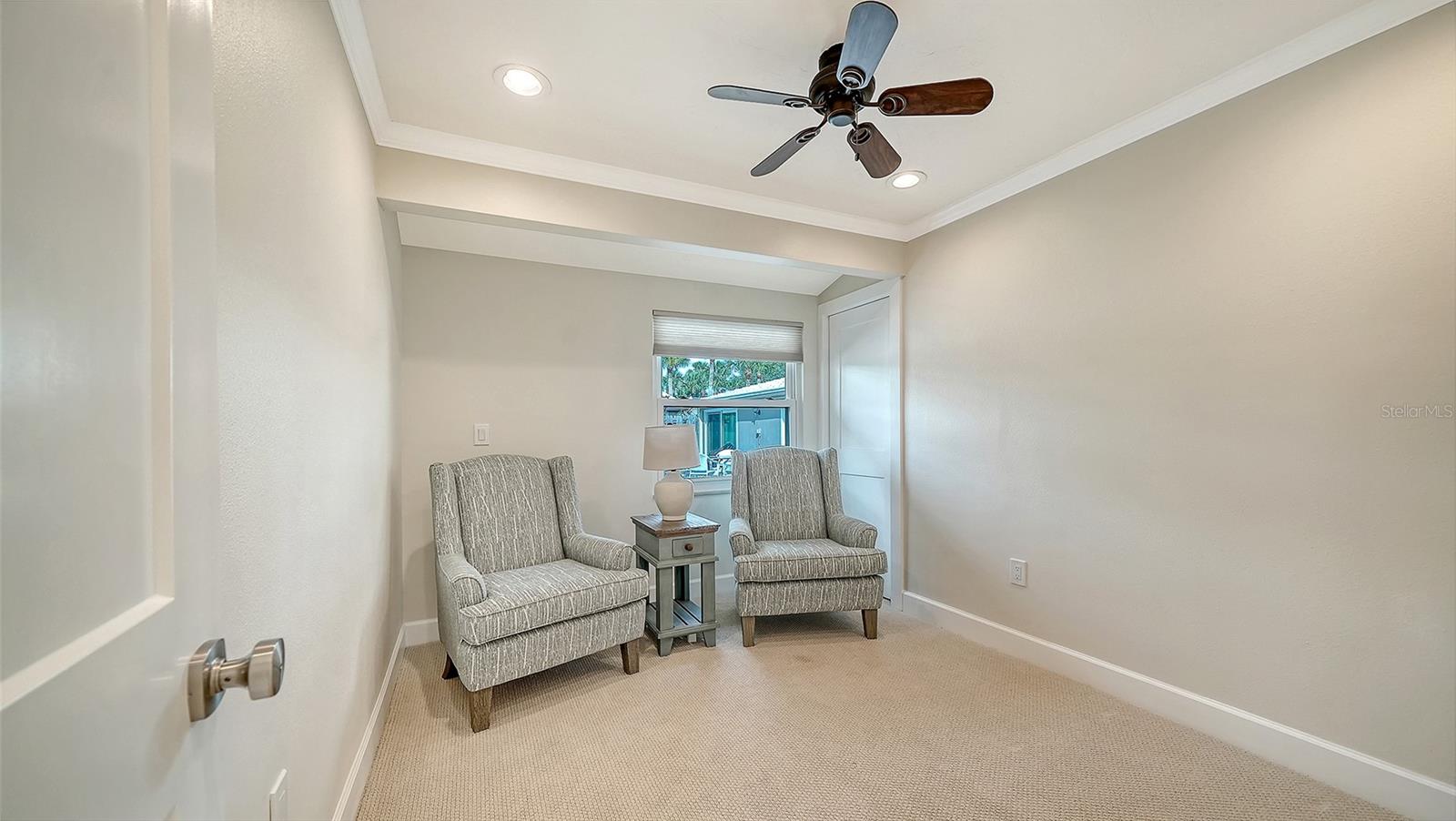 Image 40 of 73 For 204 Hourglass Way V9