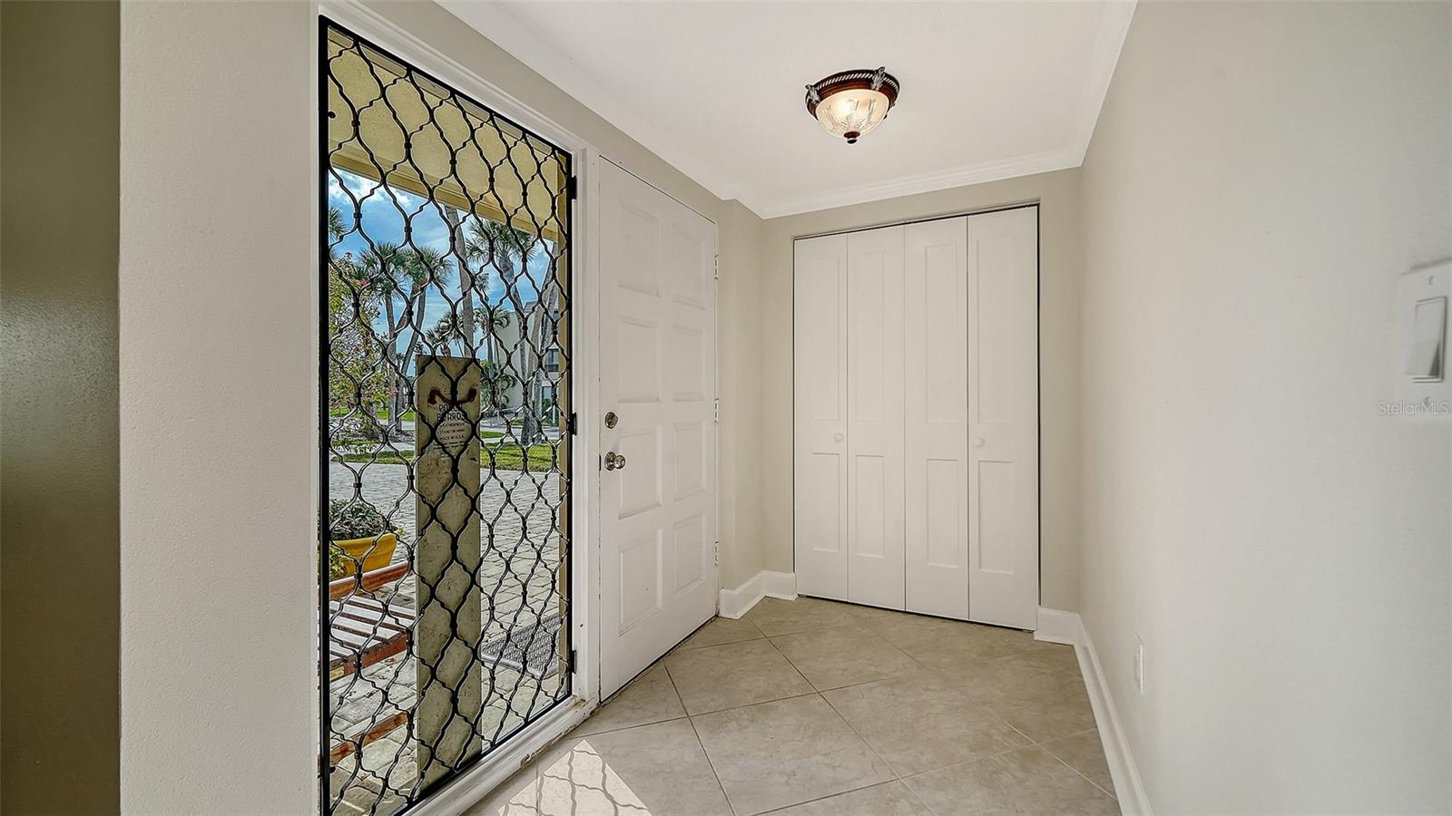 Image 42 of 73 For 204 Hourglass Way V9