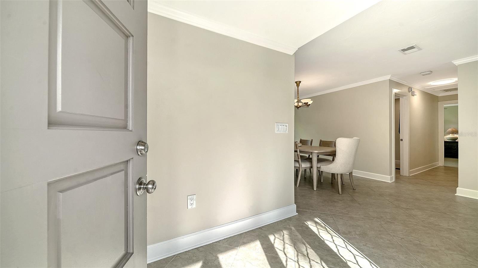 Image 8 of 73 For 204 Hourglass Way V9