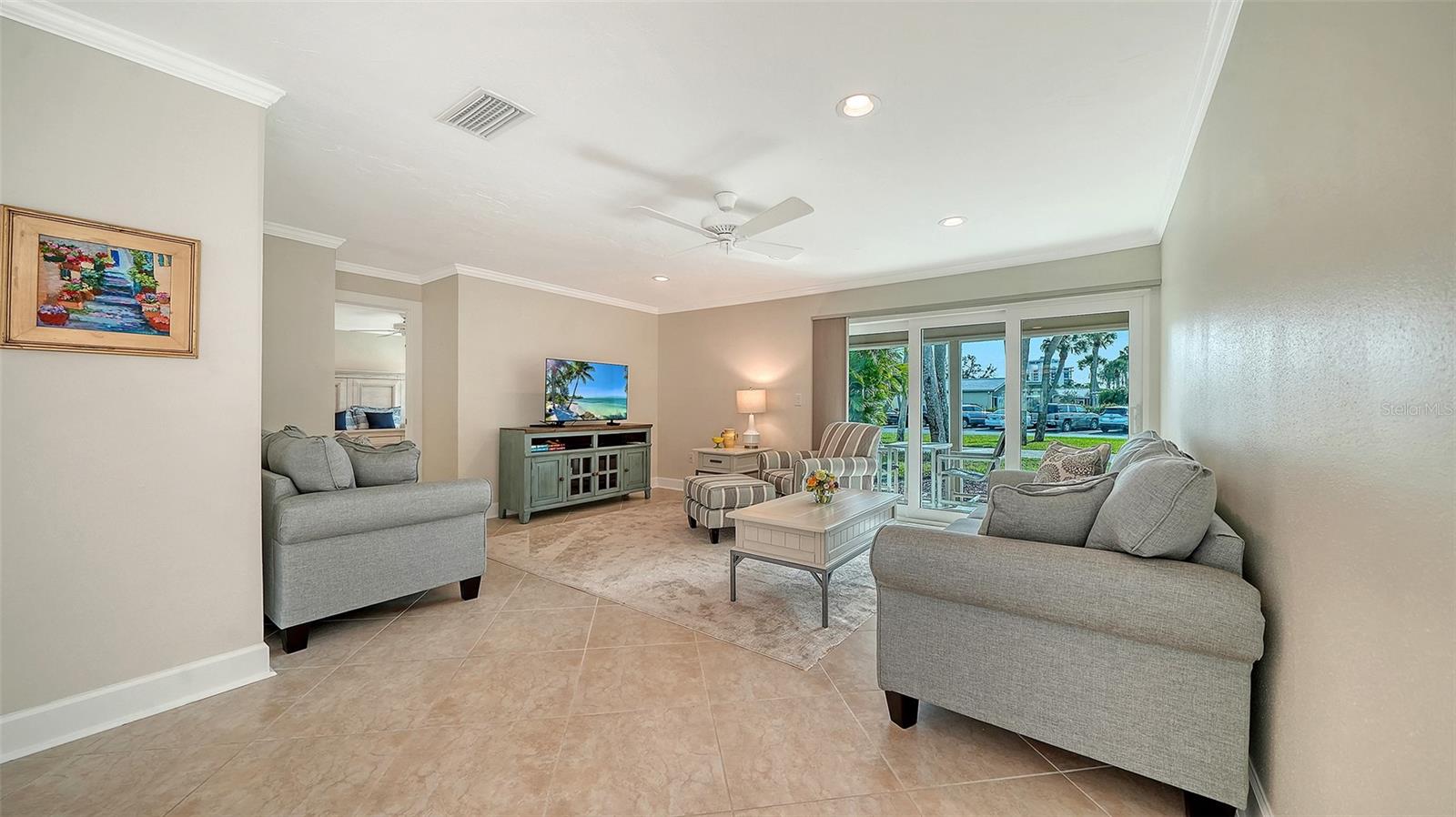 Image 9 of 73 For 204 Hourglass Way V9