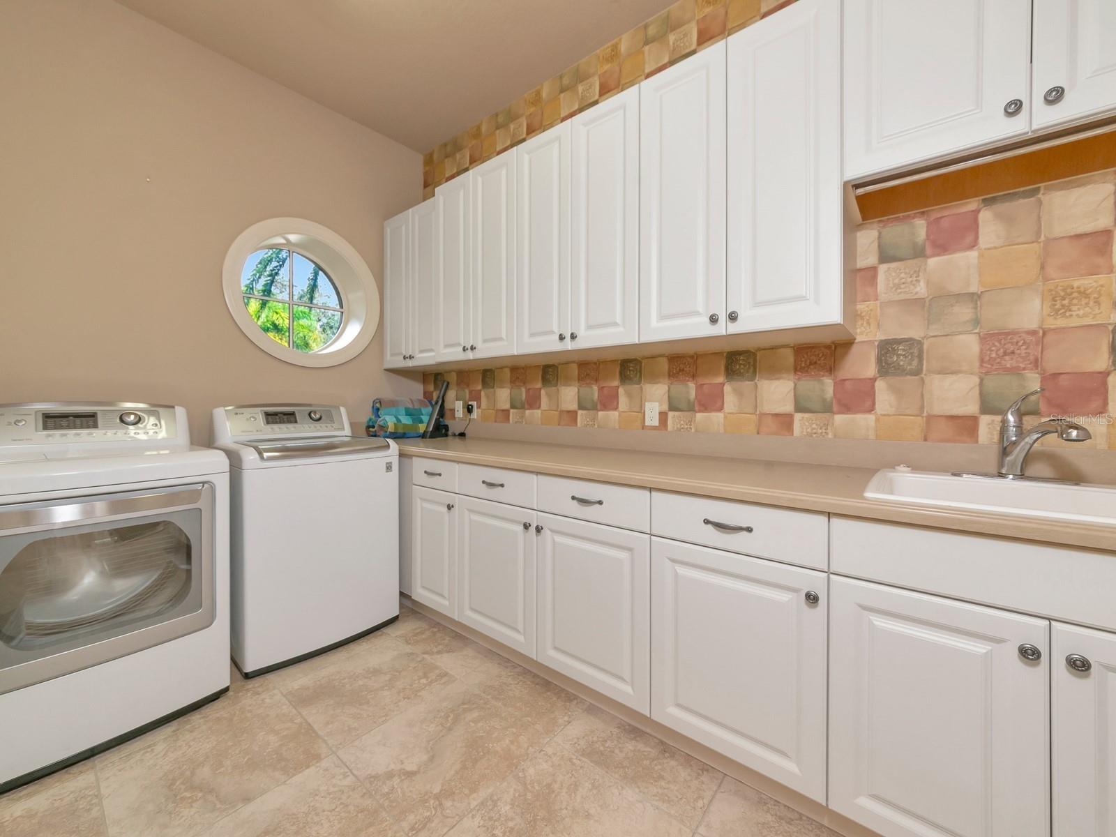 Image 25 of 100 For 8305 Farington Court