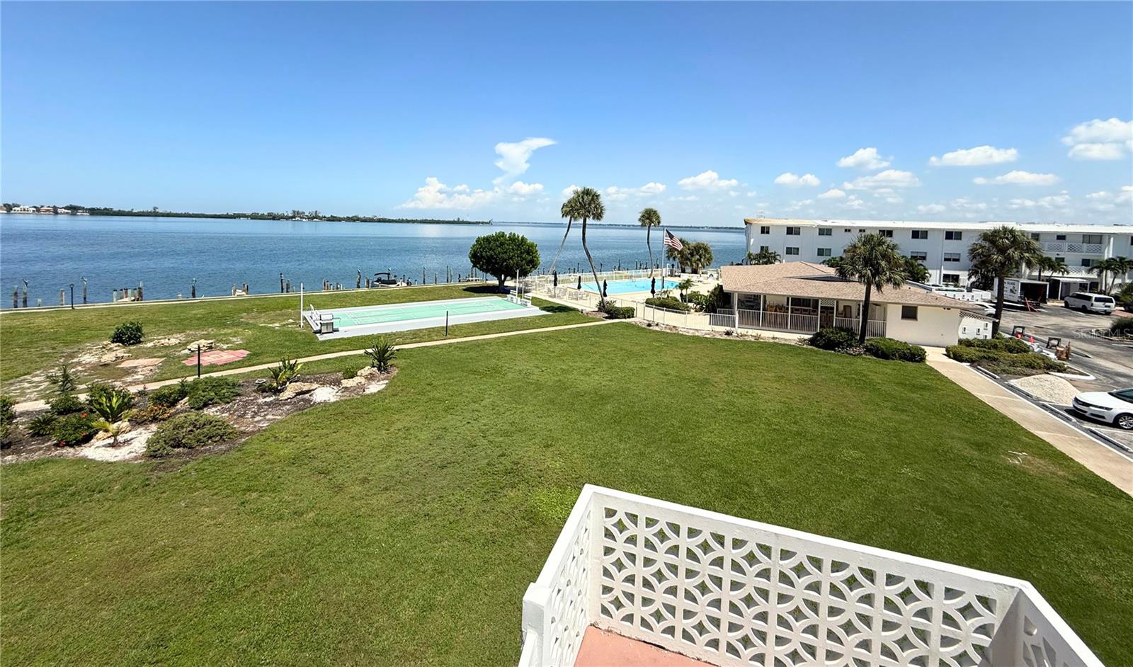 Image 16 of 24 For 765 John Ringling Boulevard 32