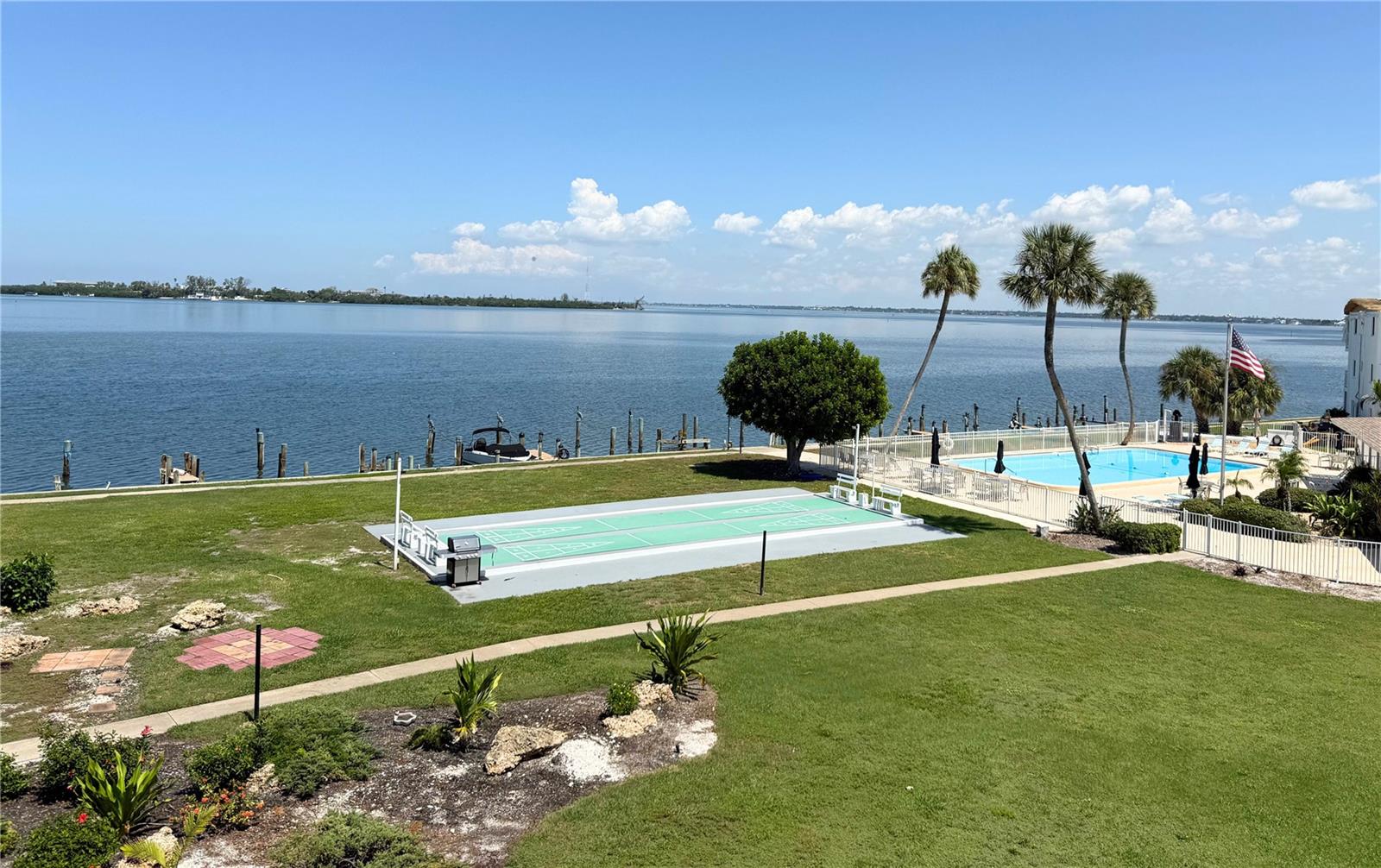 Image 17 of 24 For 765 John Ringling Boulevard 32