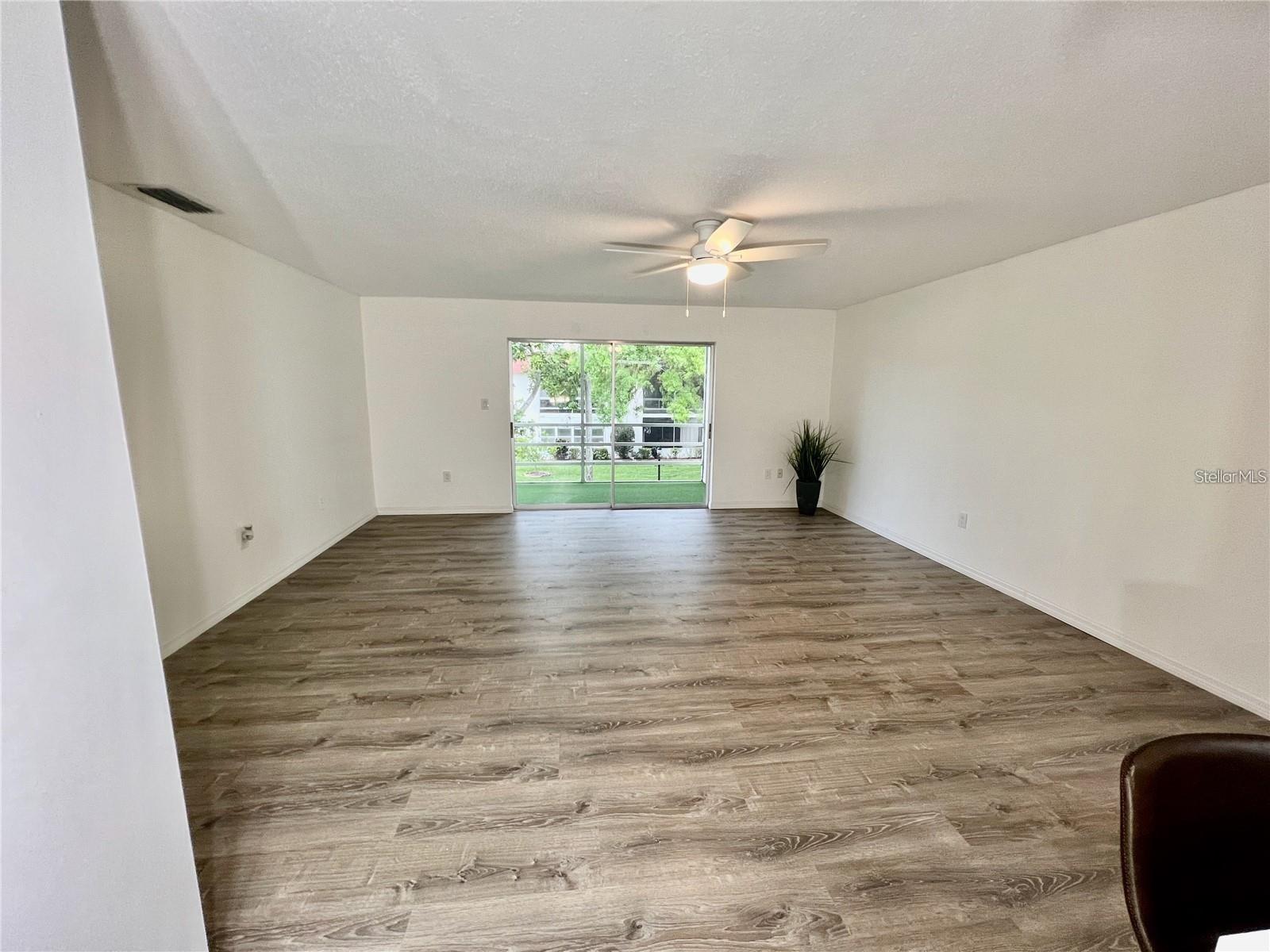 Image 6 of 13 For 3500 Beneva Road 310