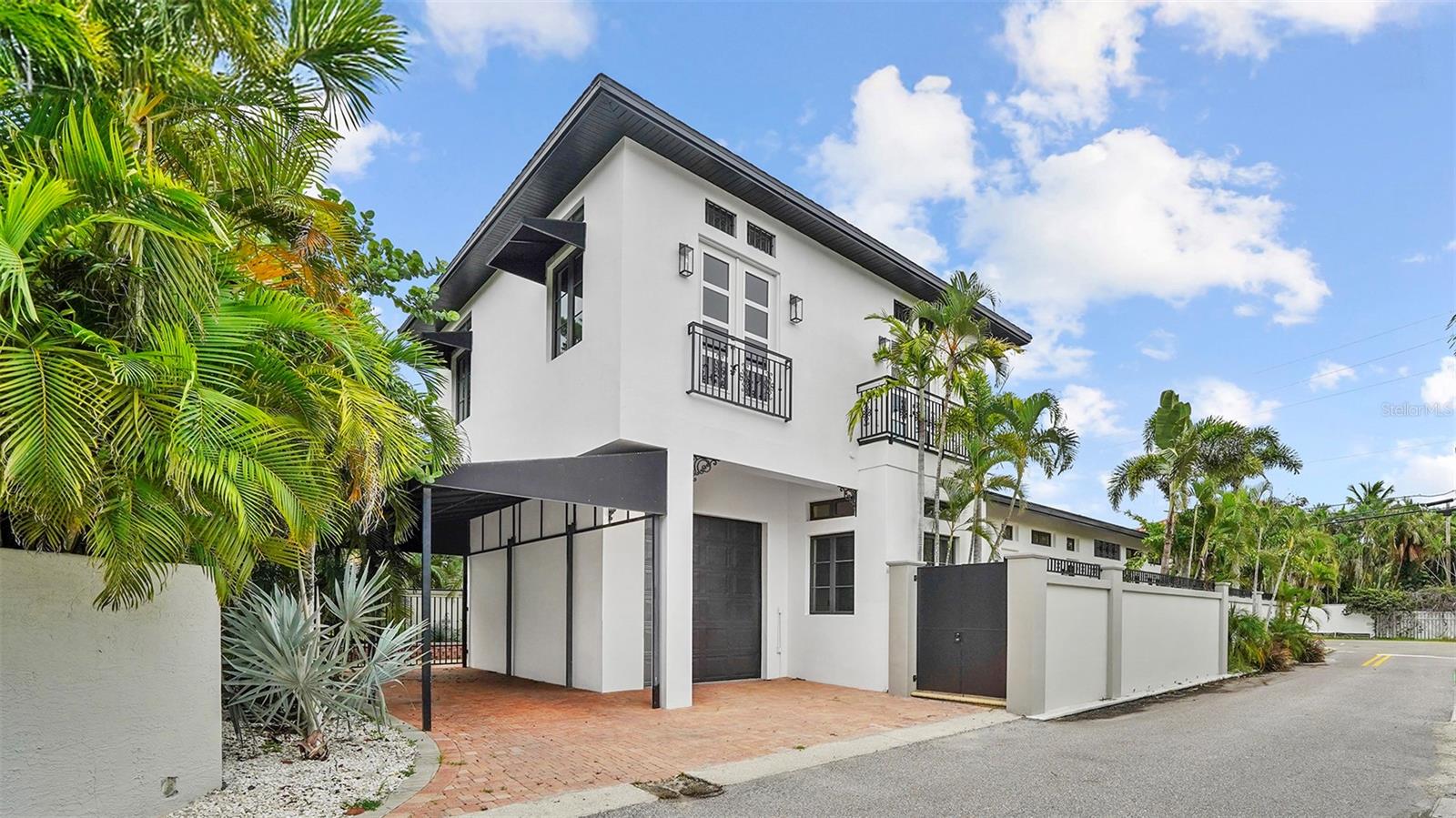 Details for 324 Siesta Drive, SARASOTA, FL 34242