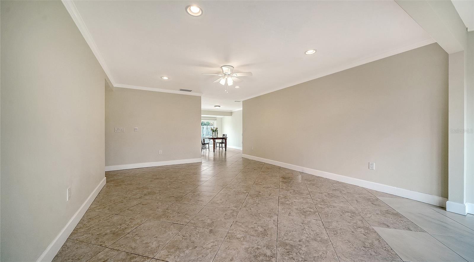 Image 12 of 63 For 206 Hourglass Way V10