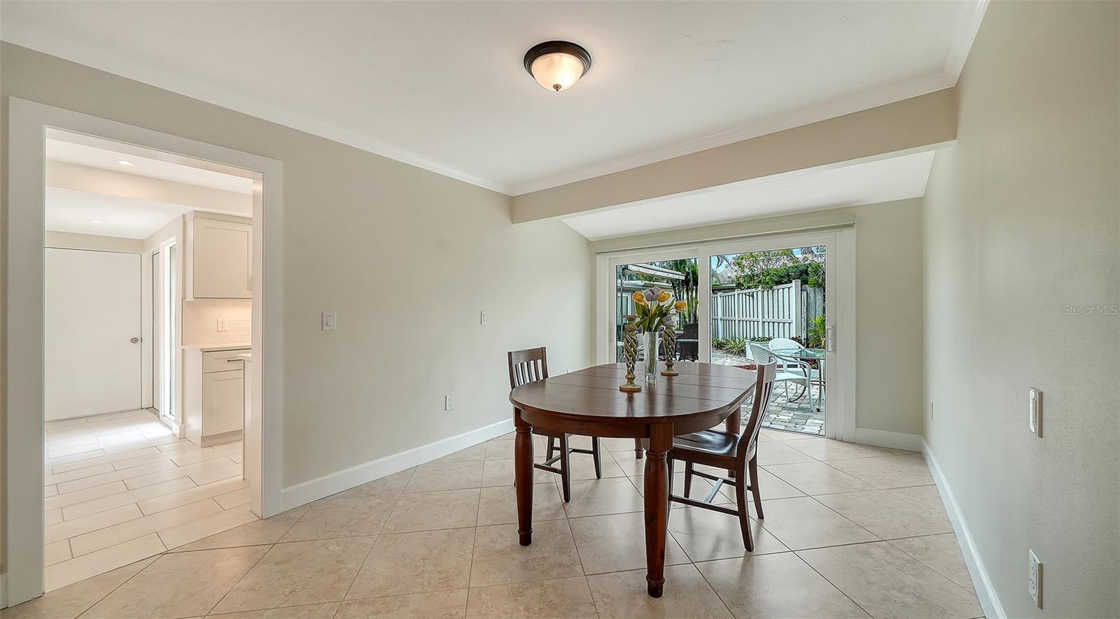 Image 14 of 63 For 206 Hourglass Way V10