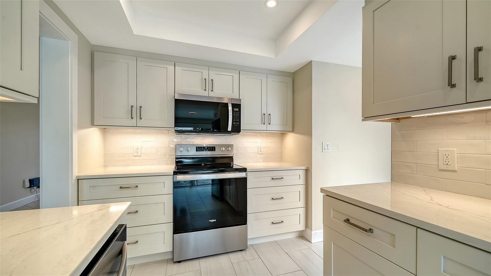 Image 16 of 63 For 206 Hourglass Way V10