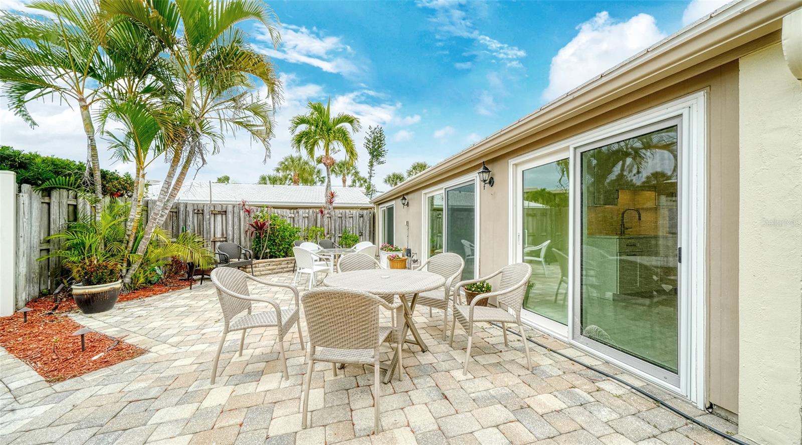 Image 20 of 63 For 206 Hourglass Way V10