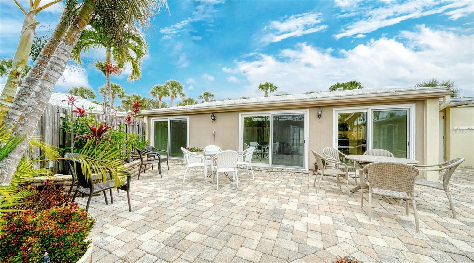 Image 21 of 63 For 206 Hourglass Way V10