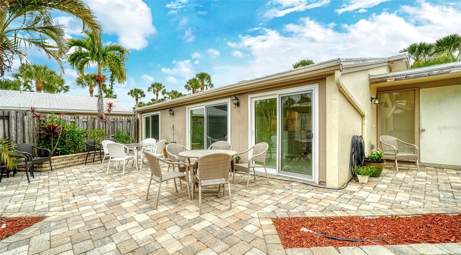 Image 24 of 63 For 206 Hourglass Way V10