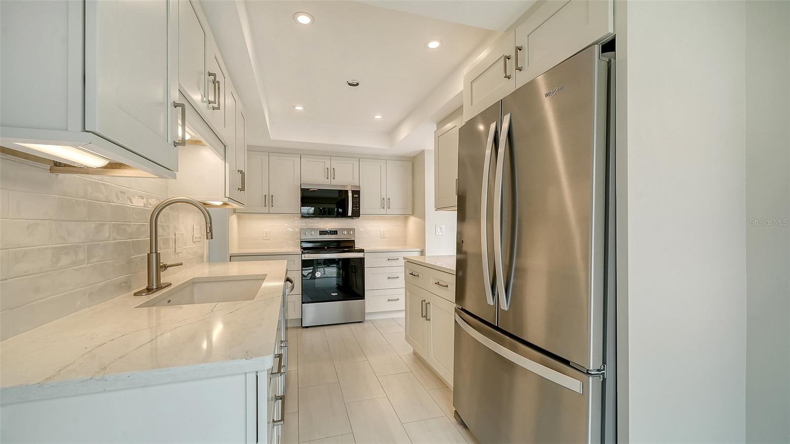 Image 25 of 63 For 206 Hourglass Way V10