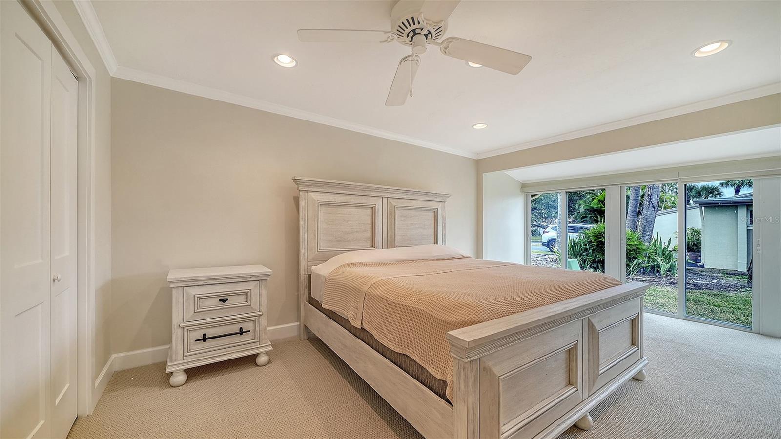 Image 26 of 63 For 206 Hourglass Way V10