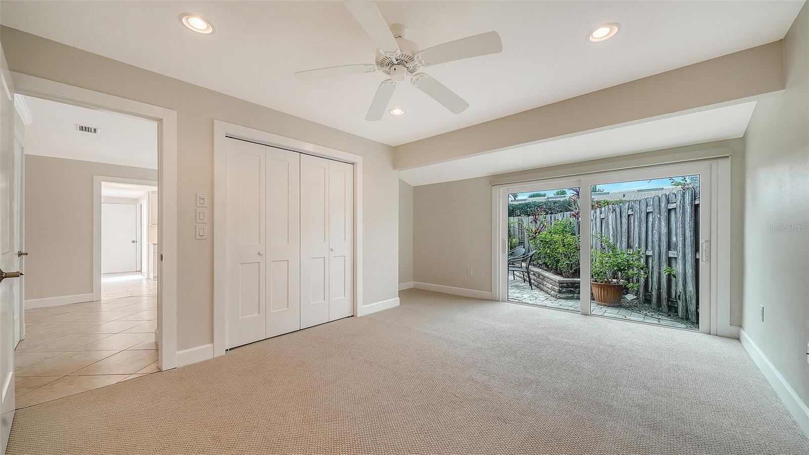 Image 33 of 63 For 206 Hourglass Way V10