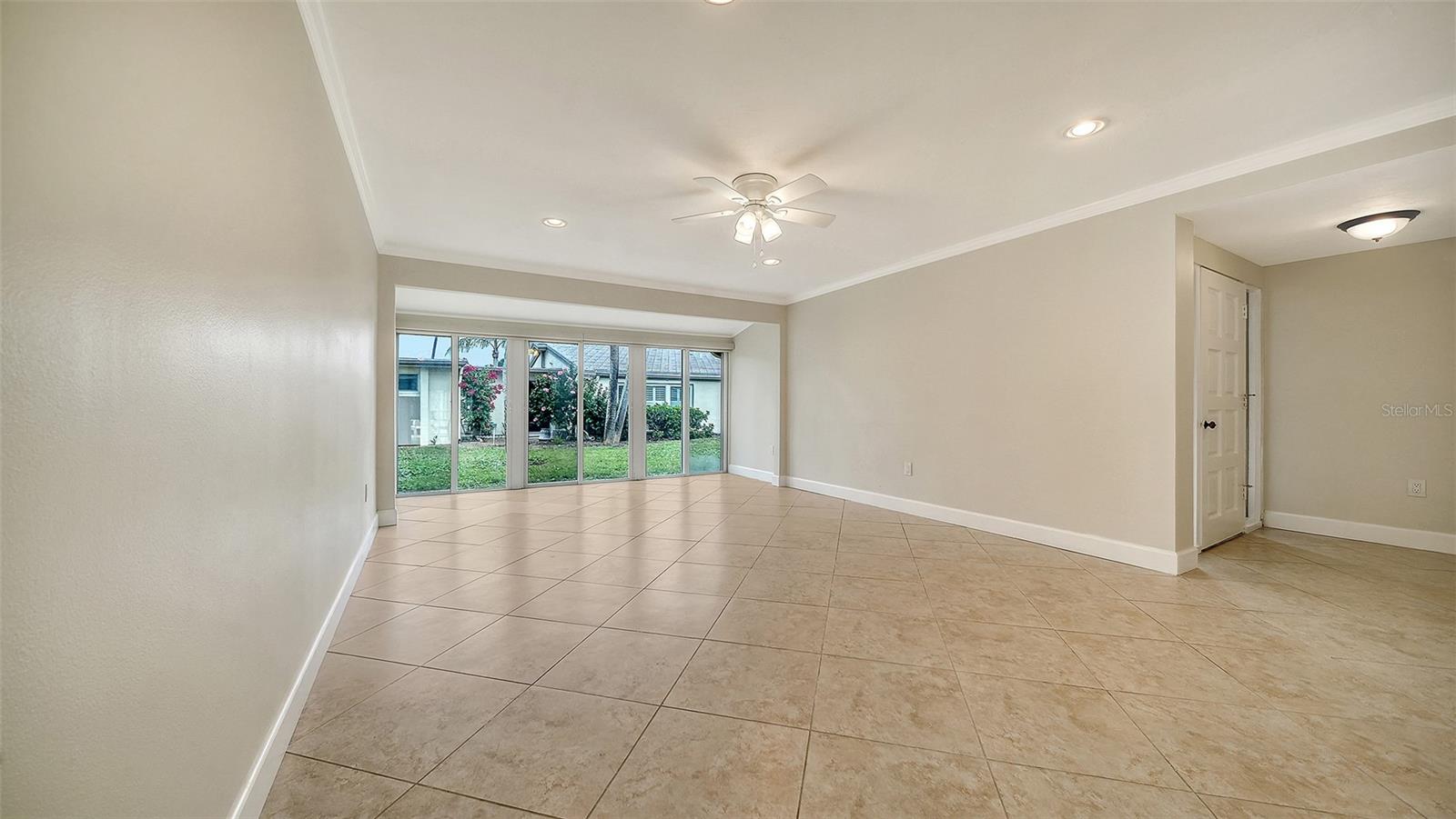 Image 9 of 63 For 206 Hourglass Way V10