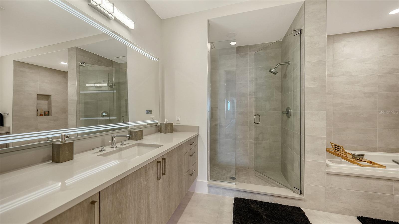 Image 39 of 84 For 540 Tamiami Trail 1702