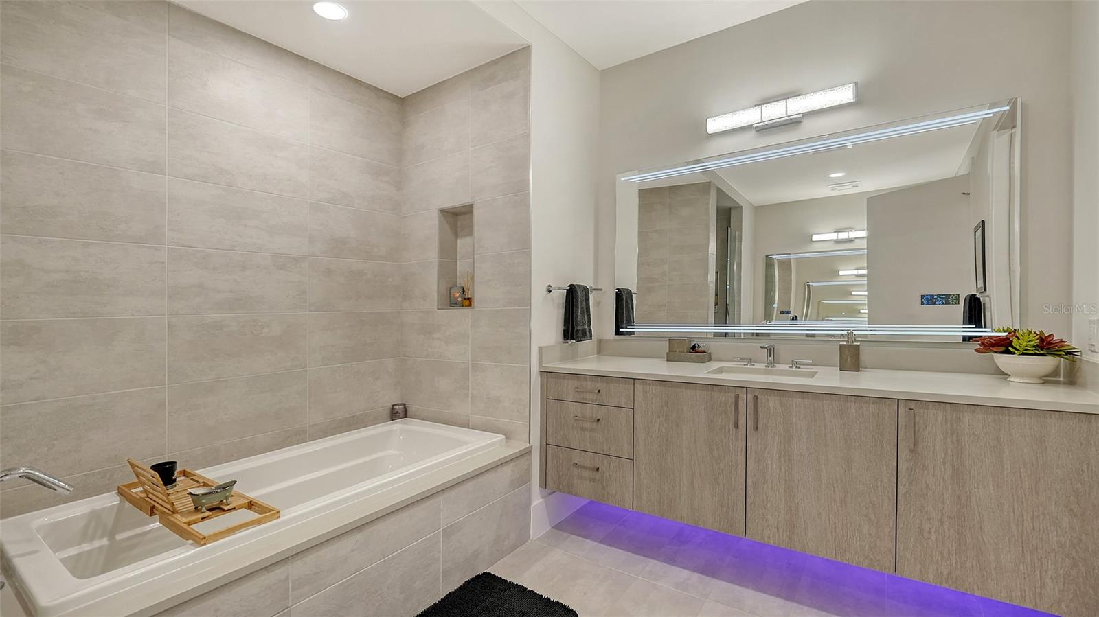 Image 40 of 84 For 540 Tamiami Trail 1702